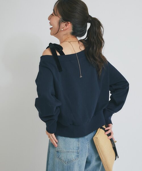 La boutique BonBon(ラブティックボンボン)の「【復刻】ミニ裏毛オフショルプルオーバー(Tシャツ/カットソー・レディース・ネイビー/ライトグレー・FREE)」の4枚目の写真