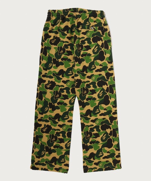 A BATHING APE(アベイシングエイプ)の「ABC CAMO ONE POINT RELAXED FIT SWEATPANTS(スウェットパンツ・メンズ・ブルー/ピンク/グリーン・SMALL/LARGE/MEDIUM/X-LARGE)」の4枚目の写真