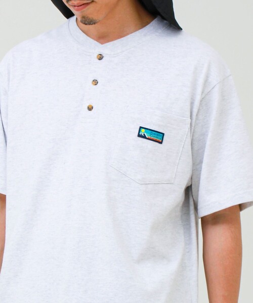 Franklin Climbing(フランクリンクライミング)の「【Franklin Climbing/フランクリンクライミング】ヘンリーネックラベルTシャツ(Tシャツ/カットソー・メンズ・ライトグレー/ホワイト/ブラック・M/XL/L)」の3枚目の写真