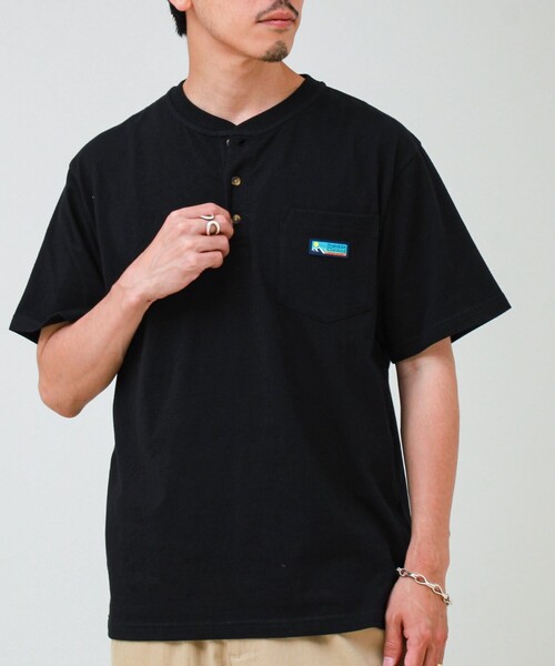Franklin Climbing(フランクリンクライミング)の「【Franklin Climbing/フランクリンクライミング】ヘンリーネックラベルTシャツ(Tシャツ/カットソー・メンズ・ライトグレー/ホワイト/ブラック・M/XL/L)」の2枚目の写真