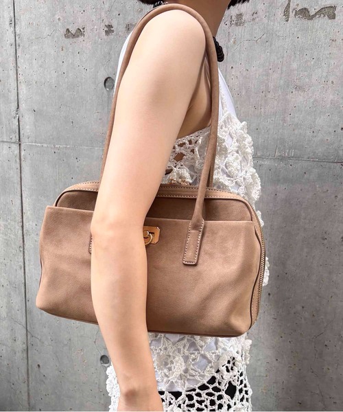 LE VERNIS(ル・ベルニ)の「LE VERNIS(ル・ベルニ)Wide boston bag S(ボストンバッグ・レディース・ブラック/ブラウン/ベージュ・FREE)」の18枚目の写真