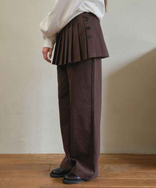 OURNOSTALGIA（アワー ノスタルジア）の「Twill layered skirt_Brown(O25-SK11)（スカート・レディース・ブラウン・MEDIUM/SMALL）」の2枚目の写真