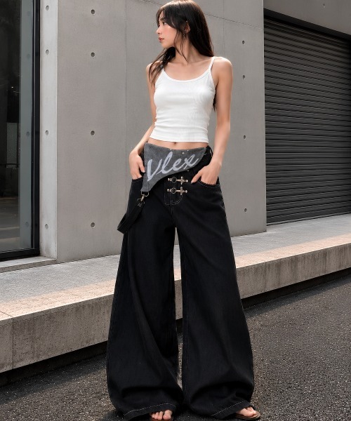 center i(センターアイ)の「フロントバックルデザインワイドブラックデニムパンツ(デニムパンツ・レディース・ブラック・M/S)」の5枚目の写真