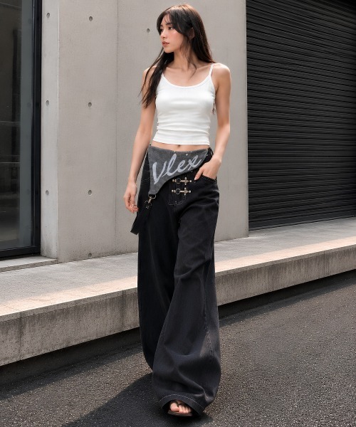 center i(センターアイ)の「フロントバックルデザインワイドブラックデニムパンツ(デニムパンツ・レディース・ブラック・M/S)」の8枚目の写真