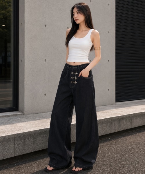center i(センターアイ)の「フロントバックルデザインワイドブラックデニムパンツ(デニムパンツ・レディース・ブラック・M/S)」の9枚目の写真