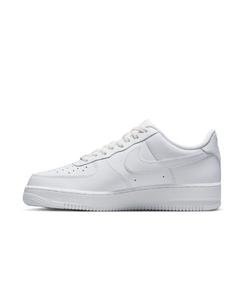 NIKE(ナイキ)の「NIKE Air Force 1 '07(ナイキ エア フォース 1 '07)(スニーカー・メンズ・ホワイト系/ブラック系・28.5cm/29cm/25.5cm/26cm/26.5cm/27cm/27.5cm/28cm)」の5枚目の写真