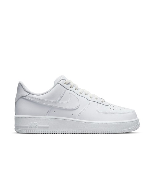 NIKE(ナイキ)の「NIKE Air Force 1 '07(ナイキ エア フォース 1 '07)(スニーカー・メンズ・ホワイト系/ブラック系・28.5cm/29cm/25.5cm/26cm/26.5cm/27cm/27.5cm/28cm)」の6枚目の写真