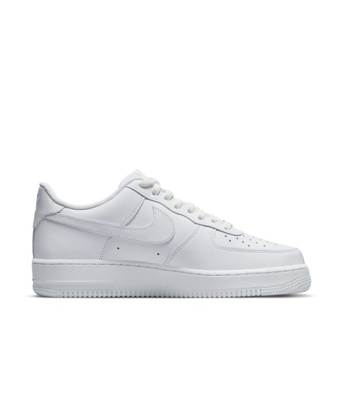 NIKE(ナイキ)の「NIKE Air Force 1 '07(ナイキ エア フォース 1 '07)(スニーカー・メンズ・ホワイト系/ブラック系・28.5cm/29cm/25.5cm/26cm/26.5cm/27cm/27.5cm/28cm)」の7枚目の写真