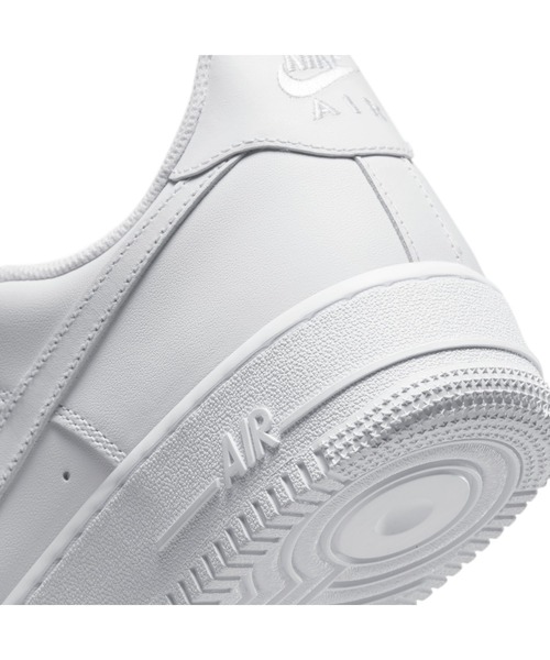 NIKE(ナイキ)の「NIKE Air Force 1 '07(ナイキ エア フォース 1 '07)(スニーカー・メンズ・ホワイト系/ブラック系・28.5cm/29cm/25.5cm/26cm/26.5cm/27cm/27.5cm/28cm)」の12枚目の写真