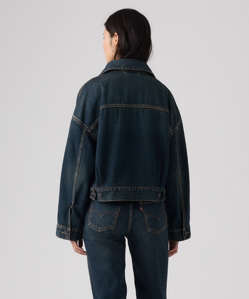 Levi's(リーバイス)の「Levi's/リーバイス ルーズ クロップド トラッカージャケット(デニムジャケット・レディース・ダークインディゴブルー・M/S/XS)」の3枚目の写真
