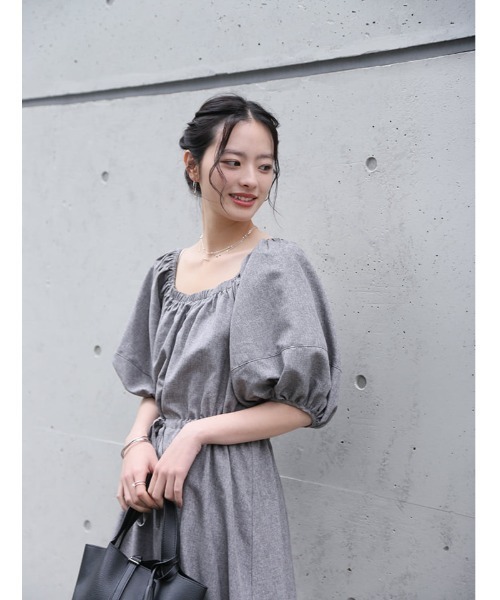 fifth（フィフス）の「【shieセレクト】スクエアネック2wayパフスリーブワンピース（ワンピース・レディース・チャコールグレー/ブラウン・M/XS）」の16枚目の写真