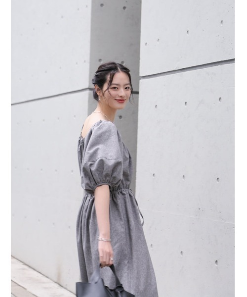 fifth（フィフス）の「【shieセレクト】スクエアネック2wayパフスリーブワンピース（ワンピース・レディース・チャコールグレー/ブラウン・M/XS）」の19枚目の写真