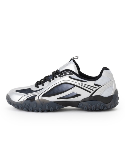 FILA（フィラ）の「FILA ECHAPPE MS GD / フィラエシャッペエムエスジーディー（スニーカー・レディース・ブラック×シルバー・25.0cm/25.5cm/26.0cm/23.0cm/23.5cm/24.0cm/24.5cm）」の4枚目の写真
