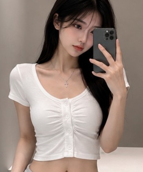 NoBelle(ノベル)の「半袖ネックシャーリングカットソー ショート丈タイトトップス カップ付き(Tシャツ/カットソー・レディース・ホワイト/ブラック/グレー・FREE)」の9枚目の写真