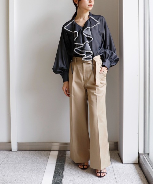Sirin（シリン）の「ベルト付きチノワイドパンツ（チノパンツ・レディース・ブラウン/ベージュ/ピンク・S/XS）」の4枚目の写真