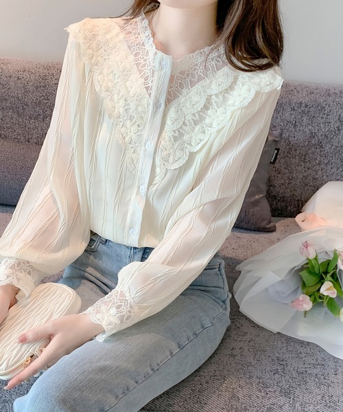 LUCPY(ラクピー)の「フラワーレースカラ―シアーブラウス(シャツ/ブラウス・レディース・ホワイト・SMALL/MEDIUM/LARGE/X-LARGE)」の2枚目の写真