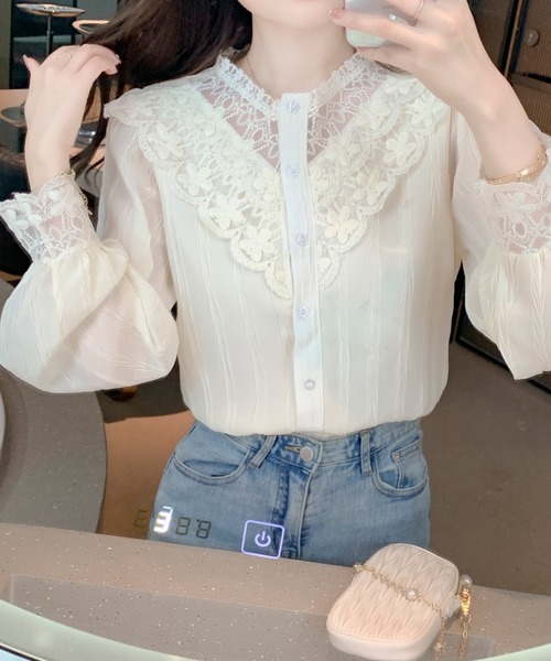 LUCPY(ラクピー)の「フラワーレースカラ―シアーブラウス(シャツ/ブラウス・レディース・ホワイト・SMALL/MEDIUM/LARGE/X-LARGE)」の3枚目の写真