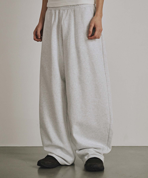 KANEITEI(カネイテイ)の「CURVED PINTUCK SWEAT PANTS (WHITE MELANGE)(スウェットパンツ・レディース・ホワイト・X-LARGE/MEDIUM/LARGE)」の1枚目の写真