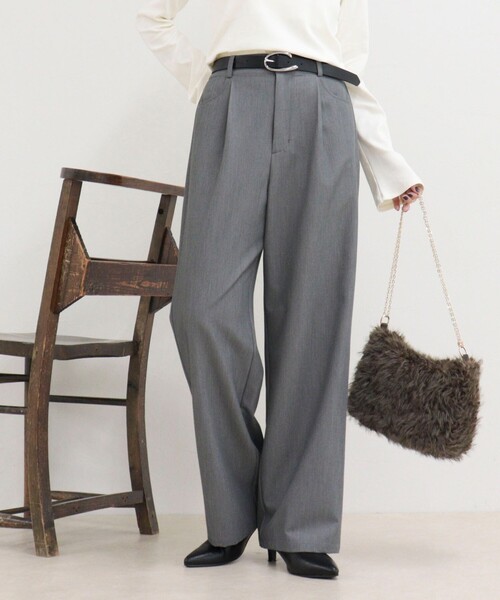 fredy emue（フレディエミュ）の「TRタックストレートパンツ（その他パンツ・レディース・グレー/ブラック・38/36）」の2枚目の写真