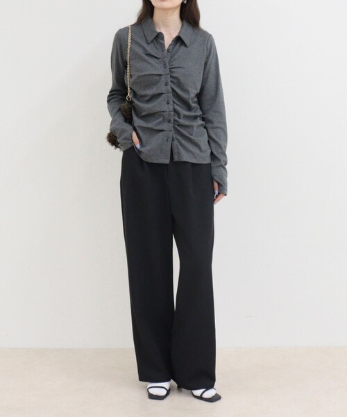 fredy emue（フレディエミュ）の「TRタックストレートパンツ（その他パンツ・レディース・グレー/ブラック・38/36）」の3枚目の写真