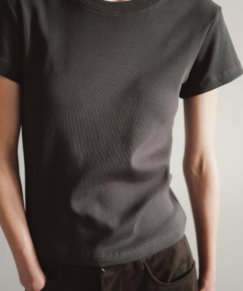 BLANKROOM HER(ブランクルームウーマン)の「クラシカルトップ_DEEP CHARCOAL(Tシャツ/カットソー・レディース・その他・ONE)」の5枚目の写真