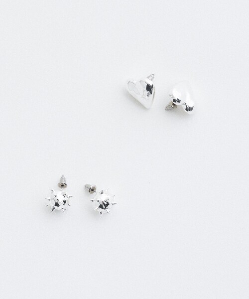 Soierie(ソワリー)の「soierie|Single heart pierce(ピアス(両耳用)・レディース・シルバー・00)」の3枚目の写真