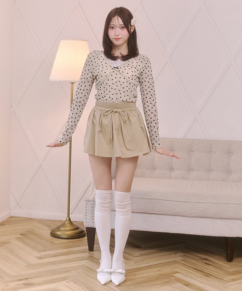 Rmine(アールマイン)の「ハートドット柄 Vネックトップス(Tシャツ/カットソー・レディース・ホワイト/ベージュ/チャコール・FREE)」の8枚目の写真
