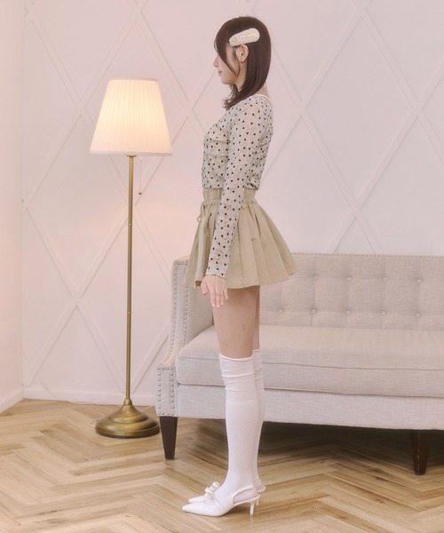 Rmine(アールマイン)の「ハートドット柄 Vネックトップス(Tシャツ/カットソー・レディース・ホワイト/ベージュ/チャコール・FREE)」の9枚目の写真