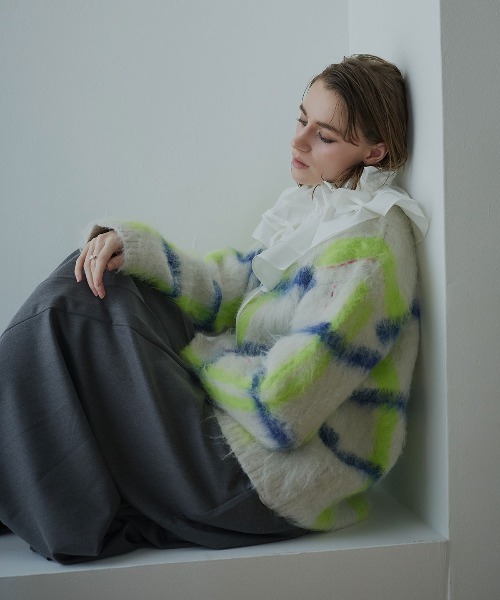 W:Huku(フーク)の「【W:Huku / ノンアイロンシリーズ】2wayショルダーフリルブラウス / No-Iron 2-Way Shoulder-Ruffle Blouse(シャツ/ブラウス・レディース・オフホワイト/ブラック/パープル・FREE)」の11枚目の写真