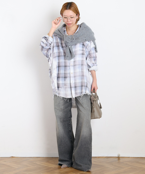 R13(アールサーティーン)の「【R13/アールサーティーン】SHREDDED SEAM DROP NECK SHIRT(シャツ/ブラウス・レディース・スカイブルー・FREE)」の3枚目の写真
