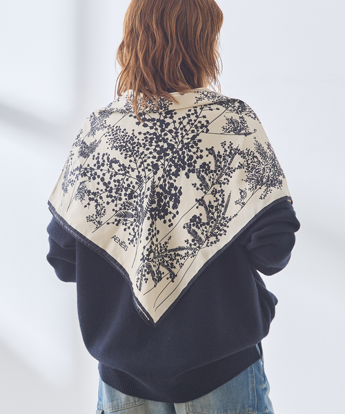 journal standard L'essage（ジャーナルスタンダードレサージュ）の「《追加》AENEIS/エネス Mimosa Silk Scarf 90-BONE スカーフ（バンダナ/スカーフ・レディース・アイボリー・FREE）」の4枚目の写真