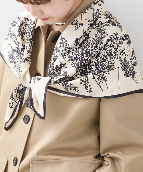 journal standard L'essage（ジャーナルスタンダードレサージュ）の「《追加》AENEIS/エネス Mimosa Silk Scarf 90-BONE スカーフ（バンダナ/スカーフ・レディース・アイボリー・FREE）」の7枚目の写真
