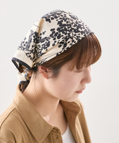 journal standard L'essage（ジャーナルスタンダードレサージュ）の「《追加》AENEIS/エネス Mimosa Silk Scarf 90-BONE スカーフ（バンダナ/スカーフ・レディース・アイボリー・FREE）」の8枚目の写真