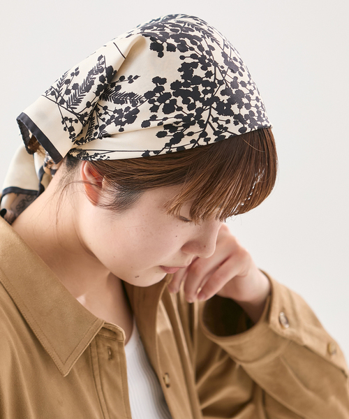 journal standard L'essage（ジャーナルスタンダードレサージュ）の「《追加》AENEIS/エネス Mimosa Silk Scarf 90-BONE スカーフ（バンダナ/スカーフ・レディース・アイボリー・FREE）」の9枚目の写真