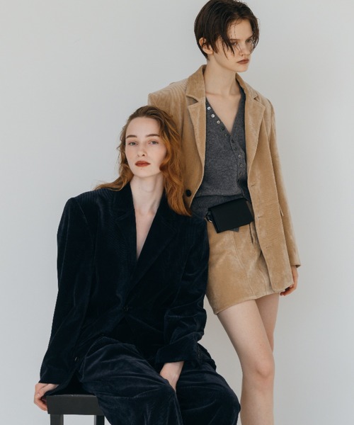 CREDONA(クレドナ)の「CORDUROY TAILORED JACKET/コーデュロイテーラードジャケット(テーラードジャケット・レディース・ネイビー/ベージュ・1/0)」の4枚目の写真