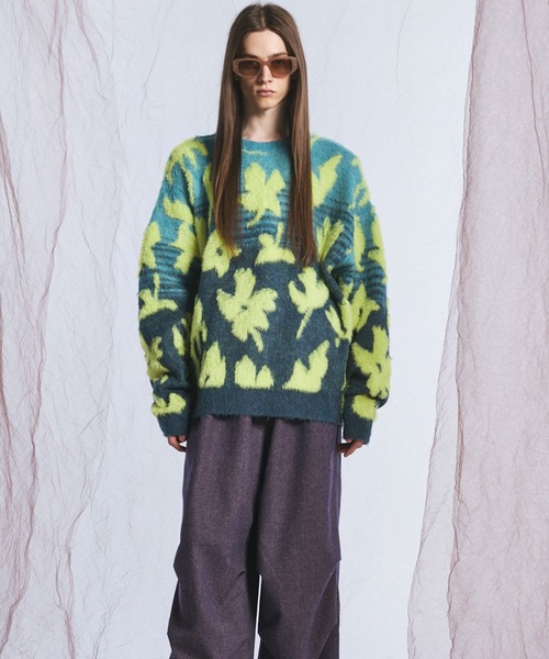 MAISON SPECIAL(メゾンスペシャル)の「《UNISEX》フラワーグラデーションプライムオーバーシャギーニットセーター/Flower Gradation Prime-Over Shaggy Knit Sweater【MAISON SPECIAL/メゾンスペシャル】(ニット/セーター・メンズ・ライトグリーン/バーガンディー・1/0/2)」の6枚目の写真