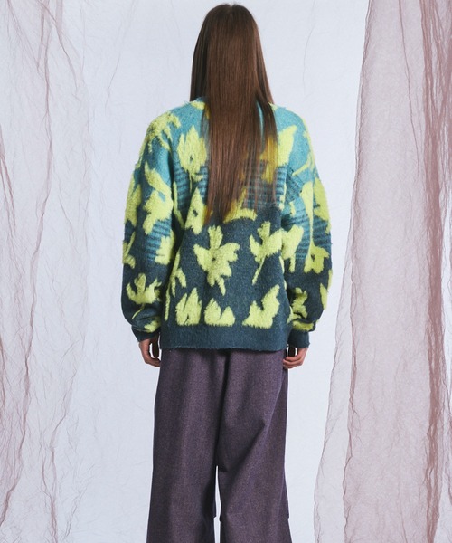 MAISON SPECIAL(メゾンスペシャル)の「《UNISEX》フラワーグラデーションプライムオーバーシャギーニットセーター/Flower Gradation Prime-Over Shaggy Knit Sweater【MAISON SPECIAL/メゾンスペシャル】(ニット/セーター・メンズ・ライトグリーン/バーガンディー・1/0/2)」の8枚目の写真