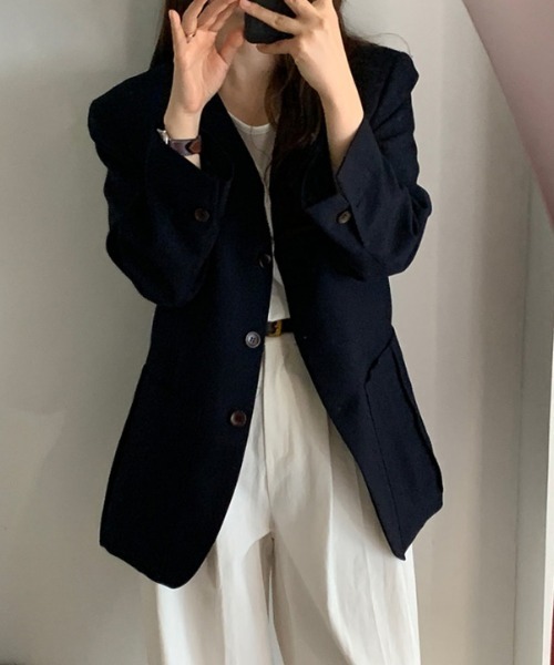 Aelina(エリナ)の「Vネックシングルブレストテーラードジャケット(ノーカラージャケット・レディース・ダークブルー/ベージュ・FREE)」の3枚目の写真
