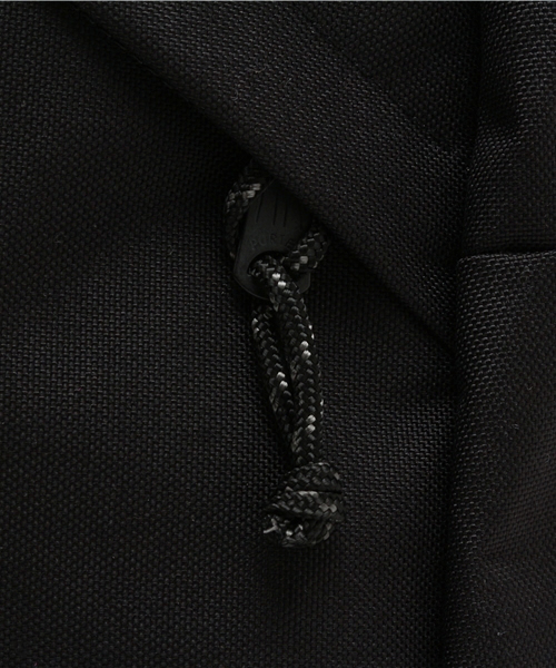 PORTER(ポーター)の「STANDARD CALIFORNIA / デイパック(バックパック/リュック・メンズ・ブラック/オリーブ・ONE SIZE)」の7枚目の写真