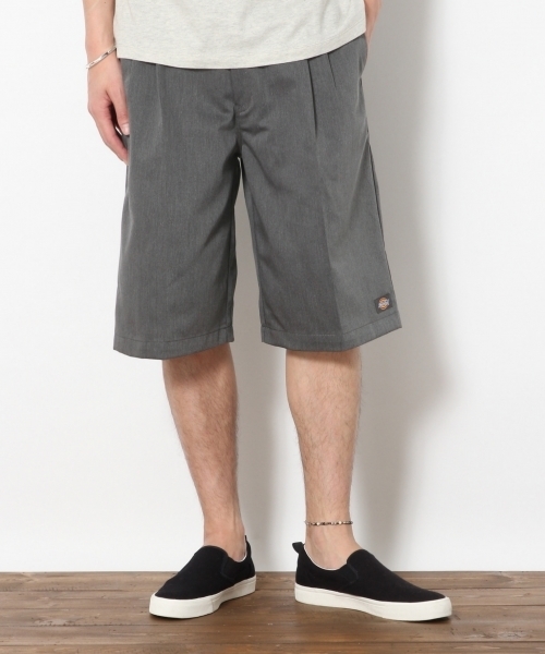 Dickies（ディッキーズ）の「【Dickies/ディッキーズ】別注ワイドハーフパンツ/748424（チノパンツ・メンズ・グレー/ブラック・LARGE/MEDIUM）」の2枚目の写真