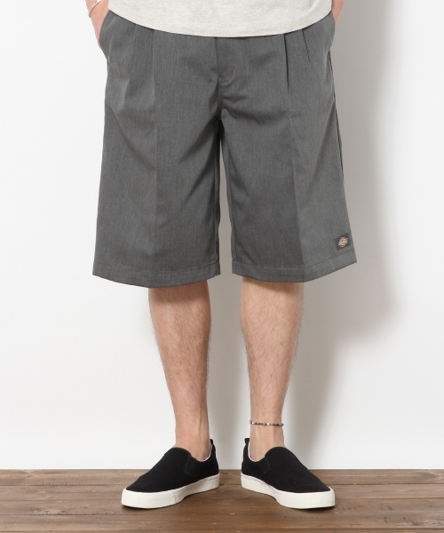 Dickies（ディッキーズ）の「【Dickies/ディッキーズ】別注ワイドハーフパンツ/748424（チノパンツ・メンズ・グレー/ブラック・LARGE/MEDIUM）」の4枚目の写真