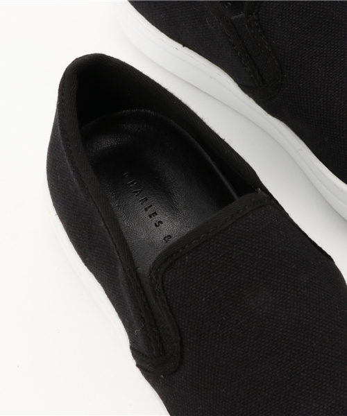 CHARLES & KEITH（チャールズ & キース）の「キャンバススリッポン / CANVAS SLIP-ONS（スリッポン・レディース・ブラック/ベージュ・22.5cm/24.5cm/23.5cm/23cm/24cm）」の4枚目の写真