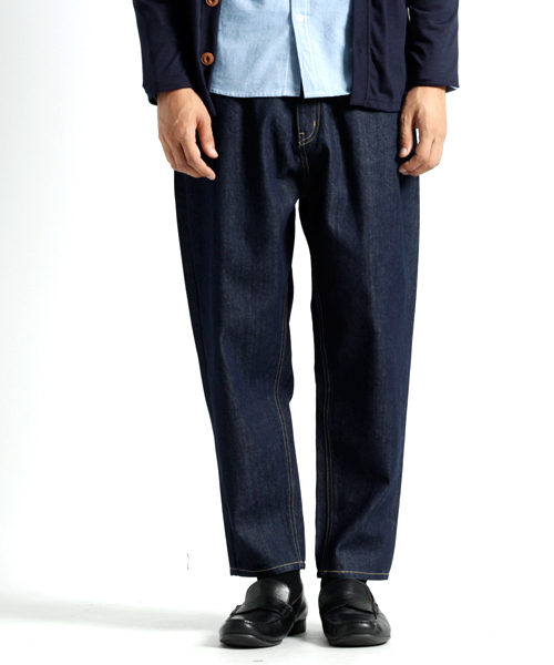 MONO-MART（モノマート）の「ワイドテーパード バギーデニムパンツ(10oz DENIM)（デニムパンツ・メンズ・ワンウォッシュ/ブラック/ライトインディゴブルー/ブルー系その他・M/L）」の17枚目の写真