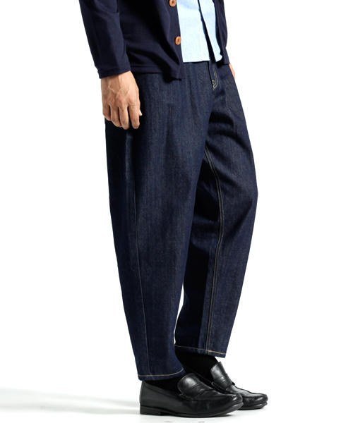 MONO-MART（モノマート）の「ワイドテーパード バギーデニムパンツ(10oz DENIM)（デニムパンツ・メンズ・ワンウォッシュ/ブラック/ライトインディゴブルー/ブルー系その他・M/L）」の18枚目の写真