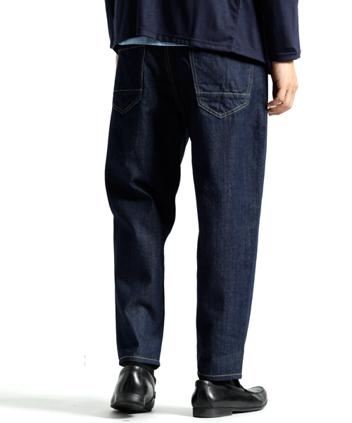 MONO-MART（モノマート）の「ワイドテーパード バギーデニムパンツ(10oz DENIM)（デニムパンツ・メンズ・ワンウォッシュ/ブラック/ライトインディゴブルー/ブルー系その他・M/L）」の19枚目の写真