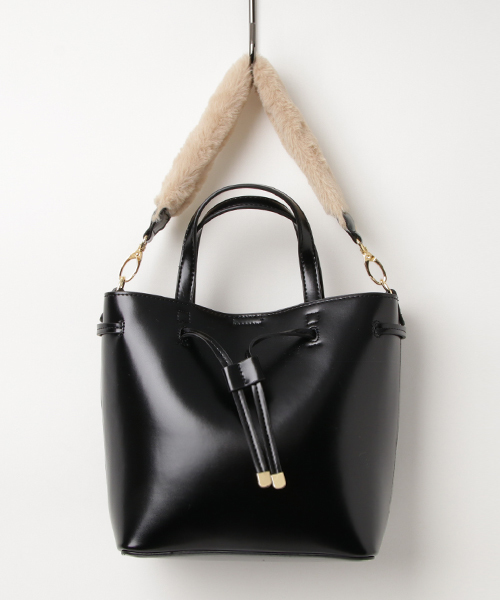 FREE'S MART（フリーズマート）の「ファーハンドル3WAYショルダーバッグ（ショルダーバッグ・レディース・ベージュ/ブラック/レッド・ﾌﾘ-）」の14枚目の写真