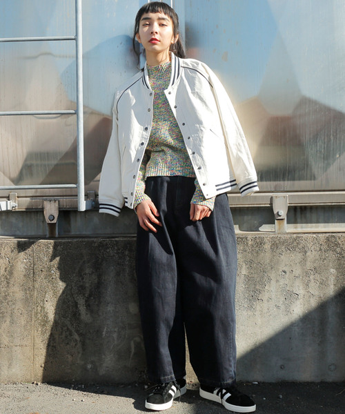 DOUBLE NAME（ダブルネーム）の「デニムテーパードパンツ（デニムパンツ・レディース・ネイビー/ブルー/A・FREE）」の3枚目の写真