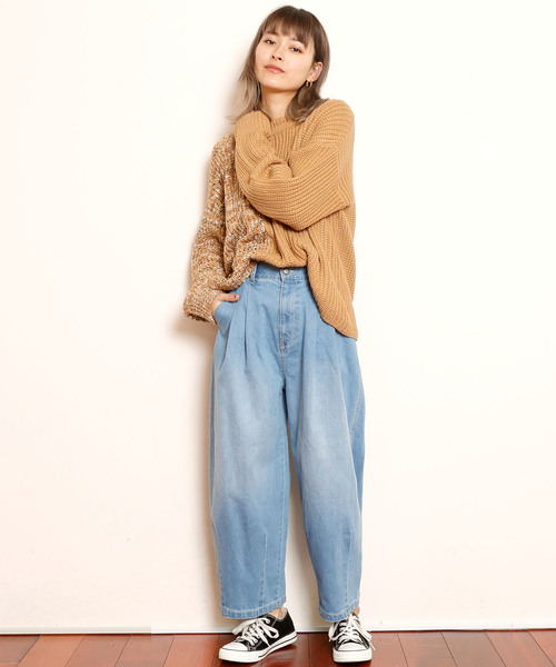 DOUBLE NAME（ダブルネーム）の「デニムテーパードパンツ（デニムパンツ・レディース・ネイビー/ブルー/A・FREE）」の2枚目の写真