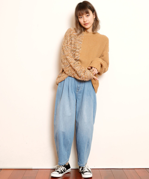 DOUBLE NAME（ダブルネーム）の「デニムテーパードパンツ（デニムパンツ・レディース・ネイビー/ブルー/A・FREE）」の4枚目の写真