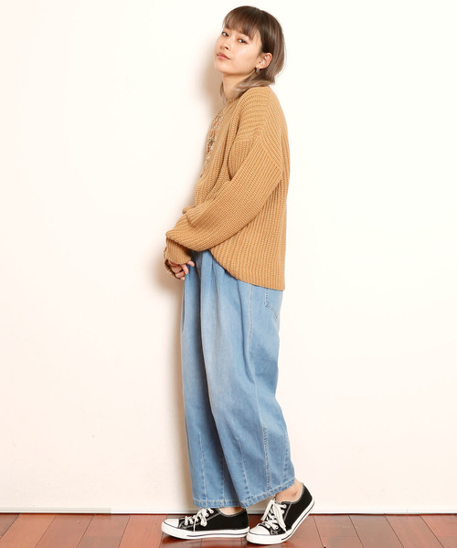 DOUBLE NAME（ダブルネーム）の「デニムテーパードパンツ（デニムパンツ・レディース・ネイビー/ブルー/A・FREE）」の5枚目の写真